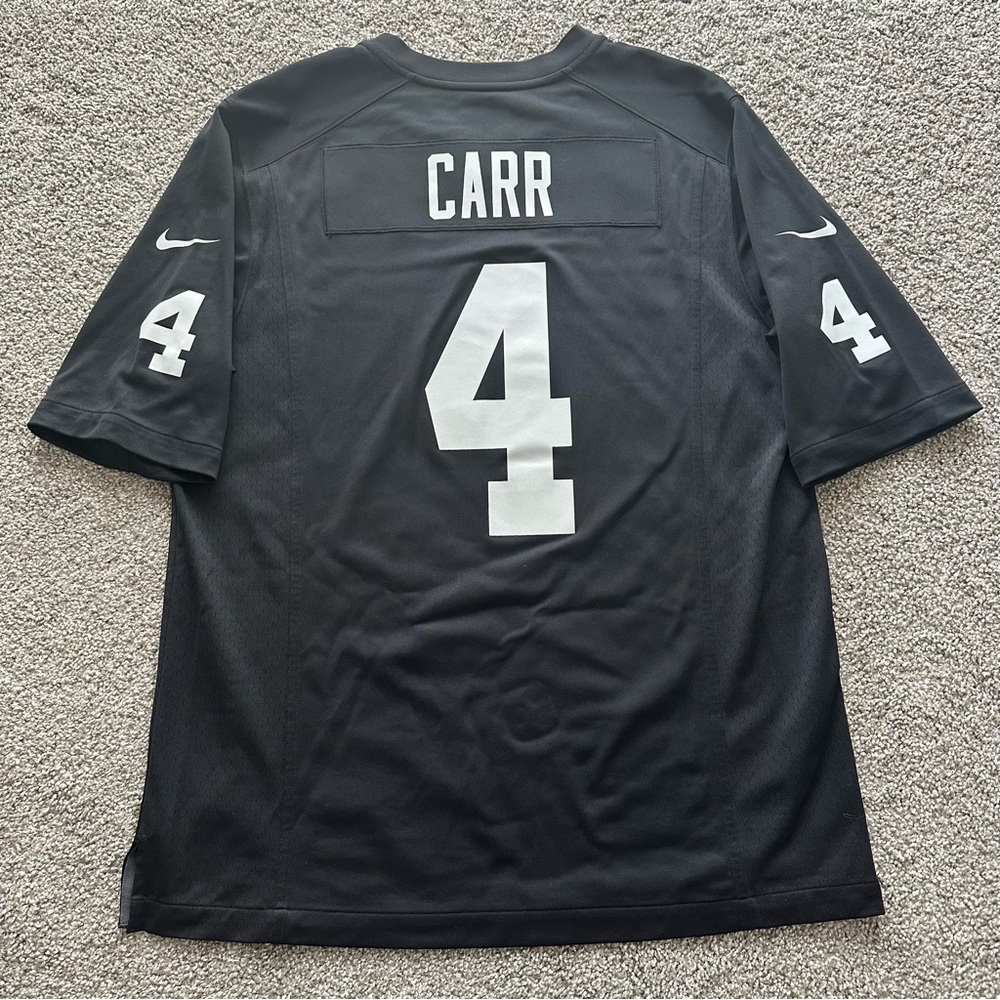 Las Vegas/Oakland Raiders QB Derek Carr Nike jersey, black, size L, barely worn